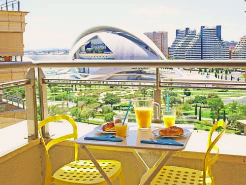 ApartUP Yellow Opera View | Valencia: hoteles y apartamentos